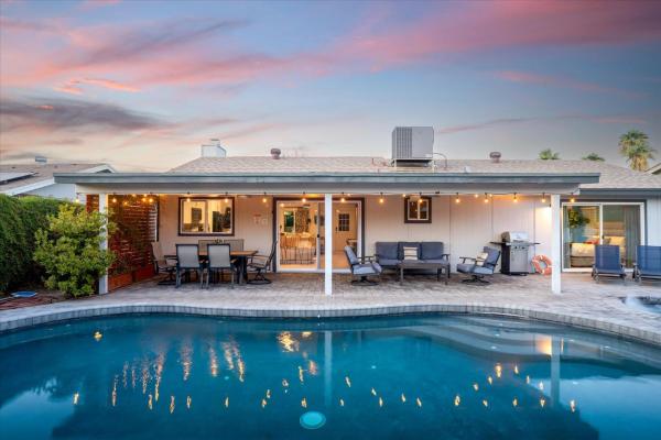 Hilde Homes Relaxing Villa Heated Pool & Hot Tub, Book  Arizona hoteller med parkering, Parkering