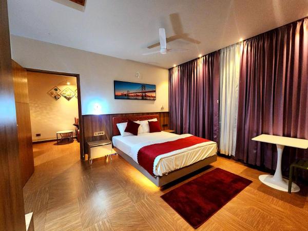 J&G Royal Stay- A Boutique Hotel, Book  Kochi New Delhi