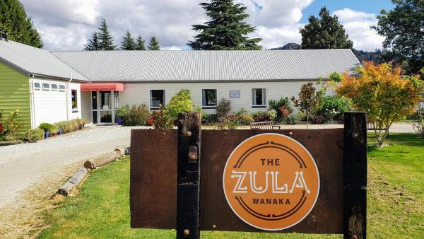 Zula Lodge, Book Hostel / Vandrerhjem Albert Town Wanaka