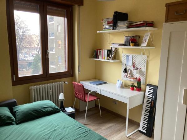 Stanza privata M1 Villa SG a 15 min dal Duomo, Book  Milano Lombardiet, nær Precotto Metro Station