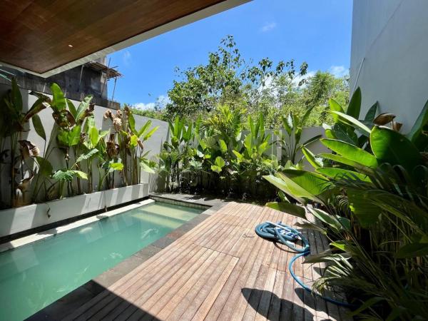 2 bedroom Villa near Nyang Nyang beach and Uluwatu Temple, Book  Hoteller i Bali med pool, Swimmingpool