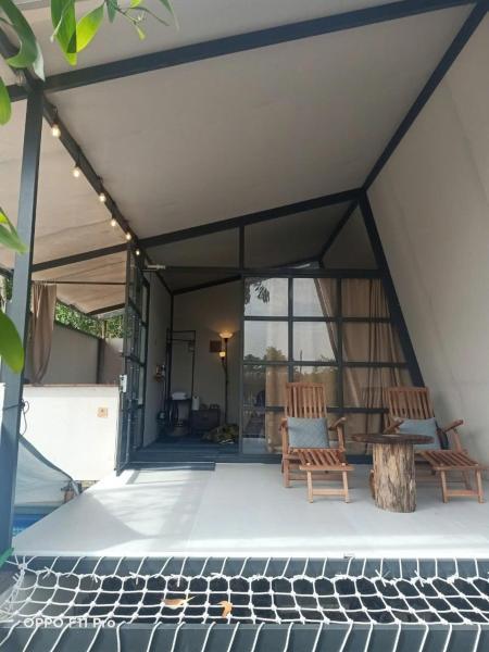 Homestay, Book  Dong Nai hoteller med pool, Swimmingpool
