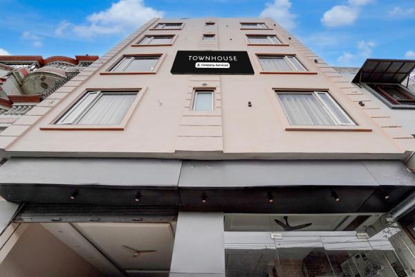 Super Townhouse Ram Talai Crossway Formerly Midway, Book  Amritsar Punjab