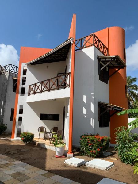 Chalé Triplex em Maracajaú perto dos Parrachos, Book  Bahia hoteller med parkering, Parkering