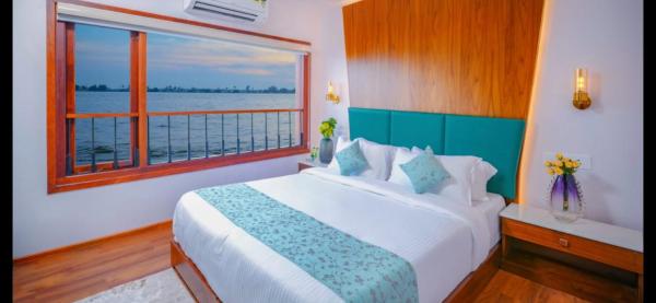 NightStay with MorningCruise, Book  Alleppey New Delhi
