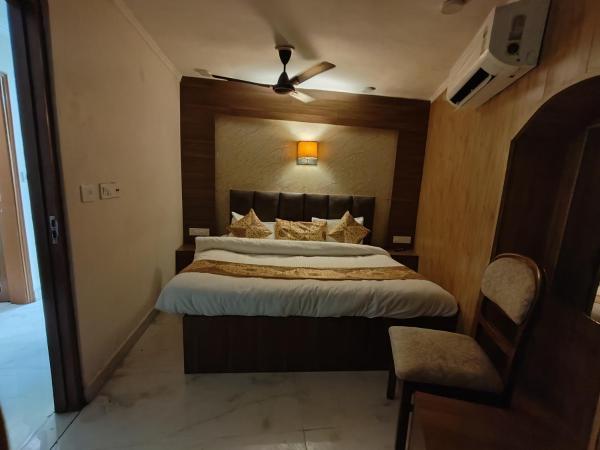 Kohinoor Rooms, Book  Amritsar Punjab