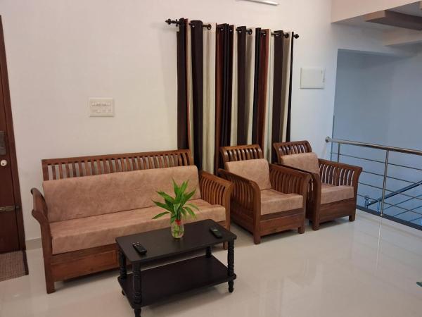Eleeza Homestay, Book  Kochi New Delhi