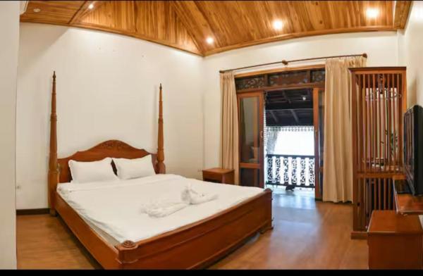 Colonial House Mekong River View, Book  Luang Prabang Laos