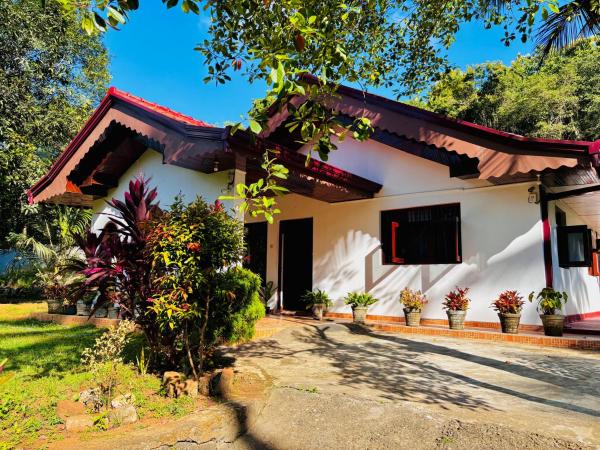 Luna Fortuna Villa, Book  Tangalle 