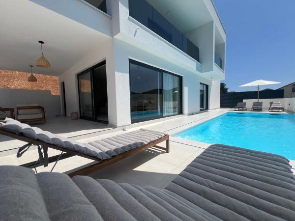 Villa Artemis III, Book  Hoteller i Zadar County med pool, Swimmingpool