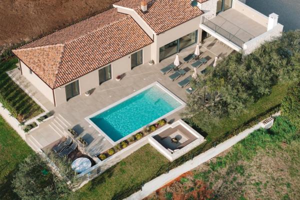 Modern Villa Noor near Poreč by Istrabook, Book  Hoteller i Poreč Region med pool, Swimmingpool