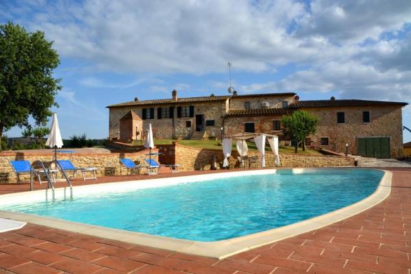 Agriturismo Santarcangelo with shared pool and relaxing view, Book  Hoteller i Crete Senesi med pool, Swimmingpool