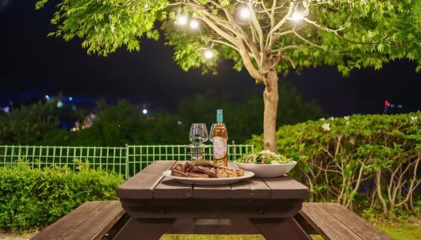 Gapyeong Amitié Pension, Book  Hoteller i Gyeonggi-do med pool, Swimmingpool