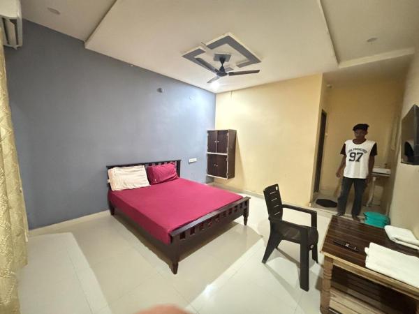 Hotel O Hills Land, Book Hotel Telangana hoteller med parkering, Parkering