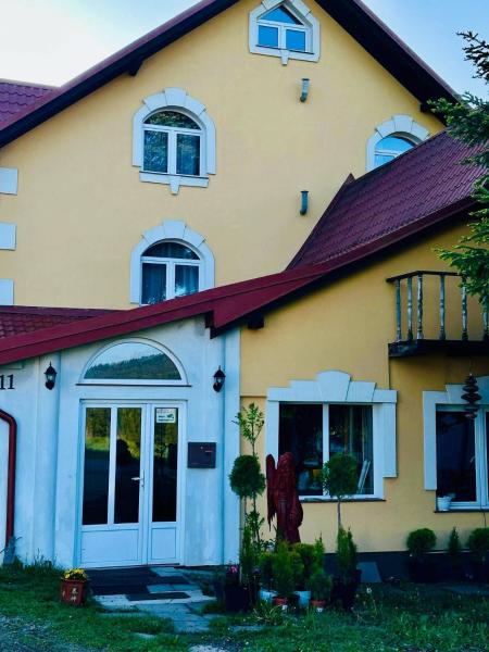 Nocleg Przy Stoku, Book  Hoteller i Bieszczady med parkering, Parkering