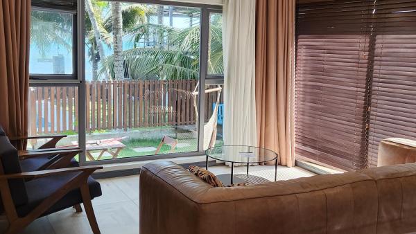 Beach House at Kokrobite, Book  Hoteller i Awutu Efutu Senya med pool, Swimmingpool
