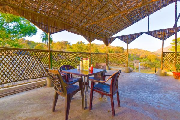Hotel Happy Forest Inn, Book  Rajasthan hoteller med parkering, Parkering
