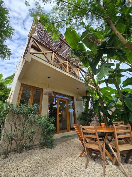 Casa Plátano Villa and palapa with private garden, Book  Bacalar 