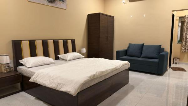Mavika Stay, Book  Hoteller i New Delhi med pool, Swimmingpool