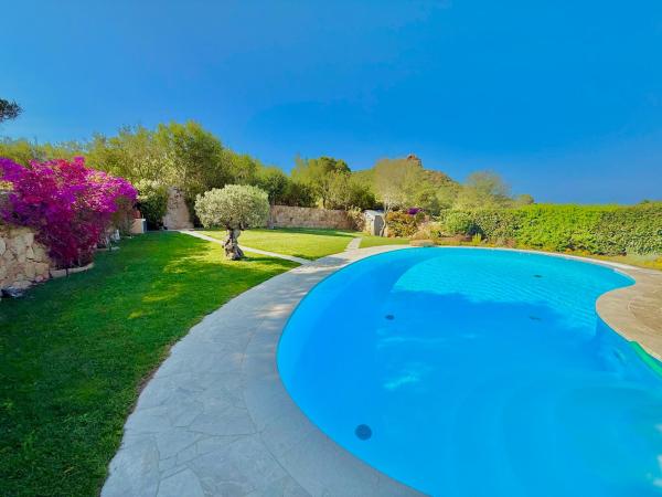 Villa Titimbaru, Book  Emerald Coast hoteller med pool, Swimmingpool