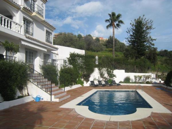Holiday Home Villa La Recalada mit Privatpool by Interhome, Book  Hoteller i Costa del Sol med pool, Swimmingpool