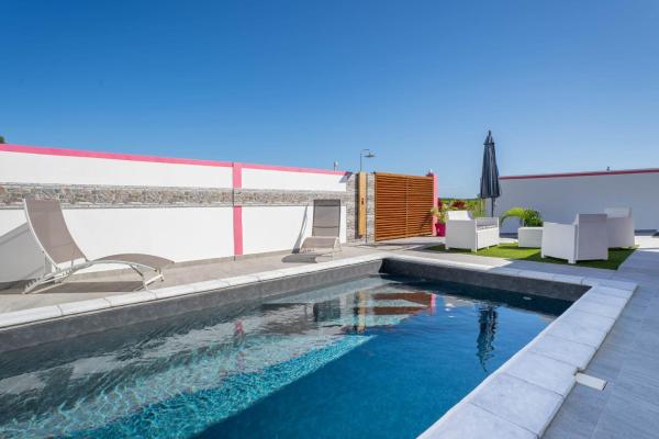 Villa Guenaslo 2, Book  Grande-Terre hoteller med pool, Swimmingpool