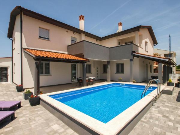 Apartment Villa Pikula App-1 by Interhome, Book Lejlighed Hoteller i Pula Riviera med pool, Swimmingpool
