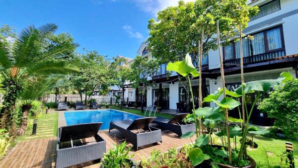 HKD Sunny Villa, Book  Mekong Delta hoteller med pool, Swimmingpool
