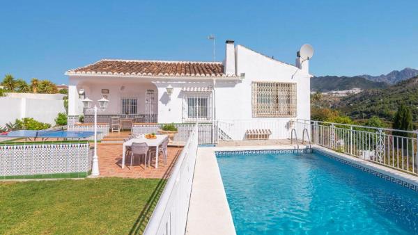 Villa Loli Tablazos Frigiliana by Ruralidays, Book  Hoteller i Axarquía med pool, Swimmingpool