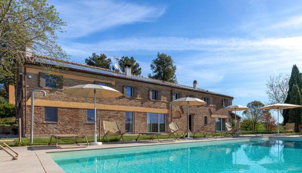 La Donnella - residenza di campagna, Book  Romagna hoteller med parkering, Parkering
