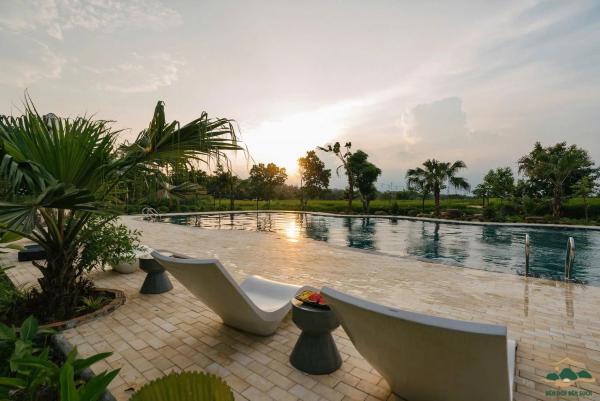 Bên Đồi Bên Suối Ecolodge, Book  Hoteller i Ha Noi Municipality med pool, Swimmingpool