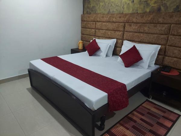 USA Gardens Hotel & Resort, Book  Hoteller i Haryana med parkering, Parkering