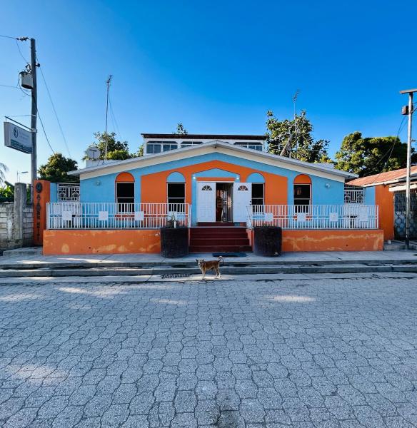 Arawak Hotel, Book  Léogâne Haiti