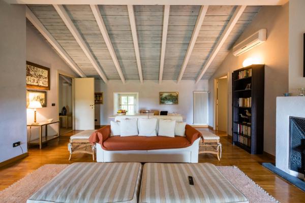 Suite O28, Book  Moncalvo Monferrato