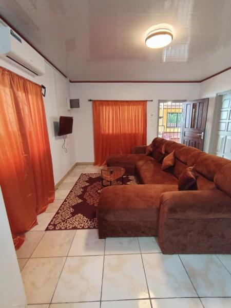 Kar appartements, Book  Paramaribo Surinam