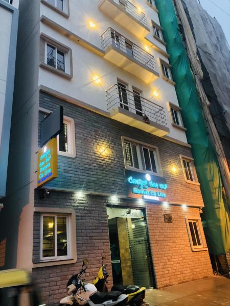 Hotel Ronvix Madiwala and CoLive, Book  BTM Layout 