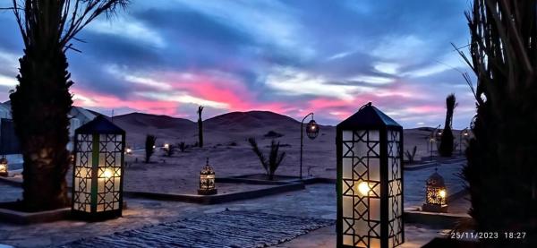 The Luxury ERG Safari Camp, Book  Merzouga 