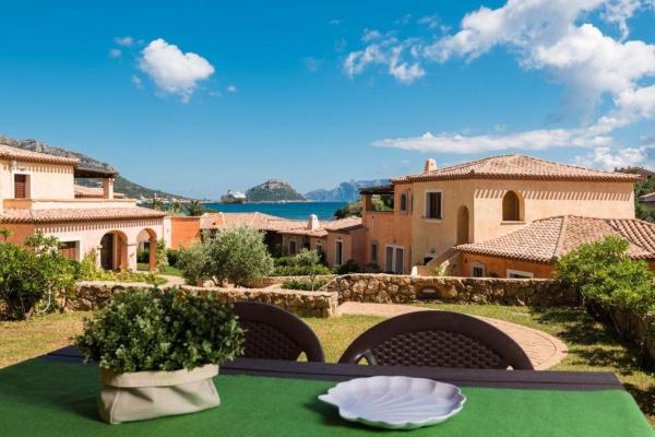 Le Perle Di Golfo Aranci, Book  Golfo Aranci Emerald Coast