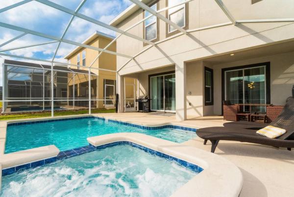Luxury 6BR Resort Villa Near Disney, Book  Kissimmee hoteller med pool, Swimmingpool