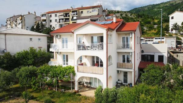 Apartments Antonio 2, Book Lejlighed Kvarner hoteller med parkering, Parkering