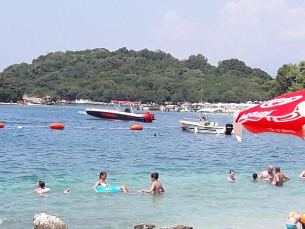 Vila Oscar, Book Hotel Vlorë County hoteller med parkering, Parkering