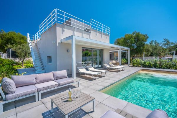 Villa Kòsmos - Piscina e Giardino - Villasimius, Book  Simius Sardinien