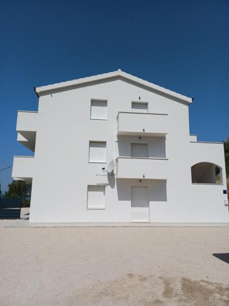 APARTMANI JELIĆ, Book  Stanići Split Region