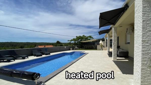 Villa Valf, Book  Hoteller i Zadar County med pool, Swimmingpool