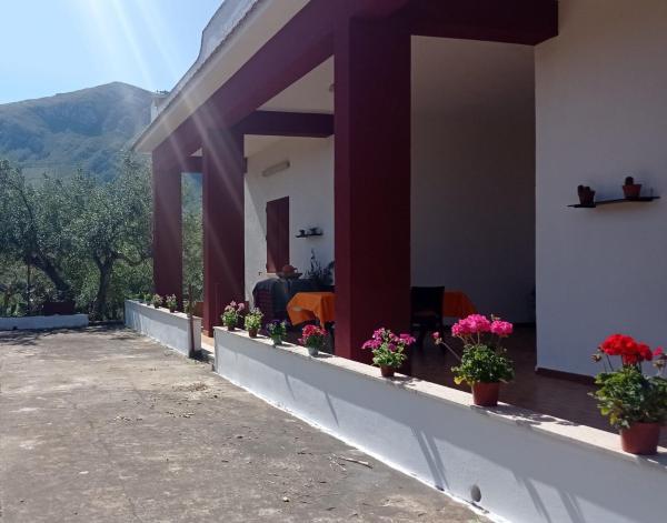 Villa Andrea, Book  Sicilien hoteller med parkering, Parkering