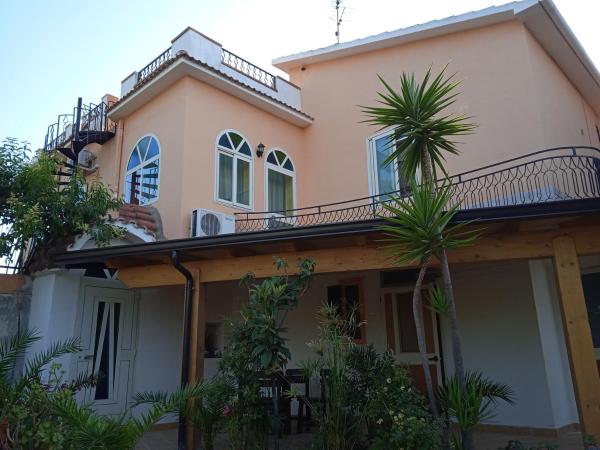 Villhour ristorante e B&b, Book  Rocca Imperiale Calabrien