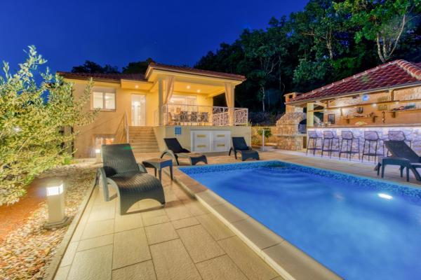 Villa Sole, Book  Omišalj 