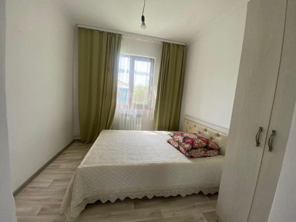 Guest House Arcabay-Karligash, Book  Hoteller i Almaty Region med parkering, Parkering