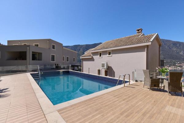 Nautica Studios With Outdoor Pool, Book  Kotor Riviera hoteller med pool, Swimmingpool