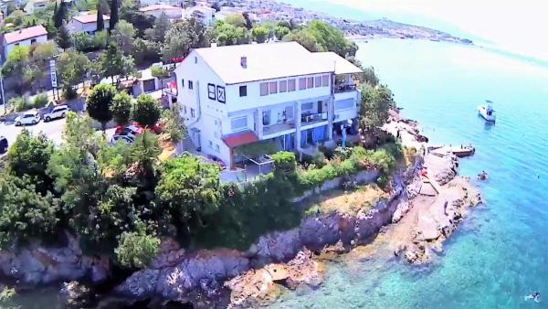 Apartman i sobe Martina, Book  Kvarner hoteller med parkering, Parkering
